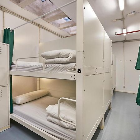 Hola Hostal Collblanc Л'Успіталет-да-Любрагат Екстер'єр фото