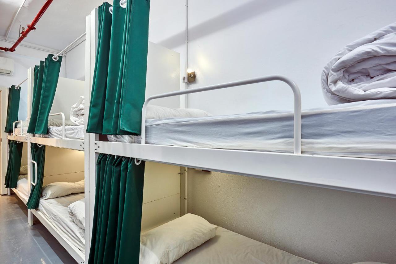 Hola Hostal Collblanc Л'Успіталет-да-Любрагат Екстер'єр фото