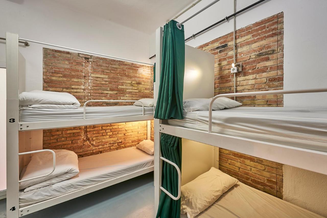 Hola Hostal Collblanc Л'Успіталет-да-Любрагат Екстер'єр фото